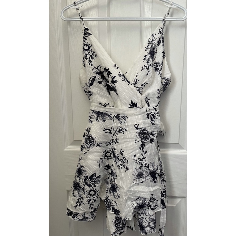 Here comes the Sun Romper NWOT size large